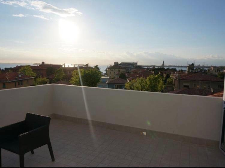 Stylish Penthouse Apartment In Venice Lido, 10 Minutes From Saint Marks Square Lido di Venezia Eksteriør bilde